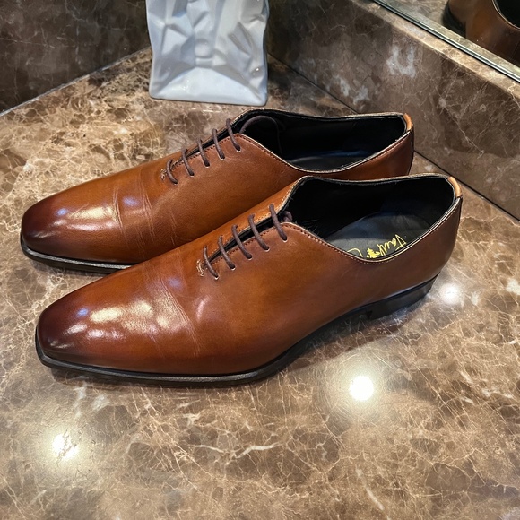 Cognac size 8 1/2 (9 1/2) whole-cut lace ups - Picture 2 of 12